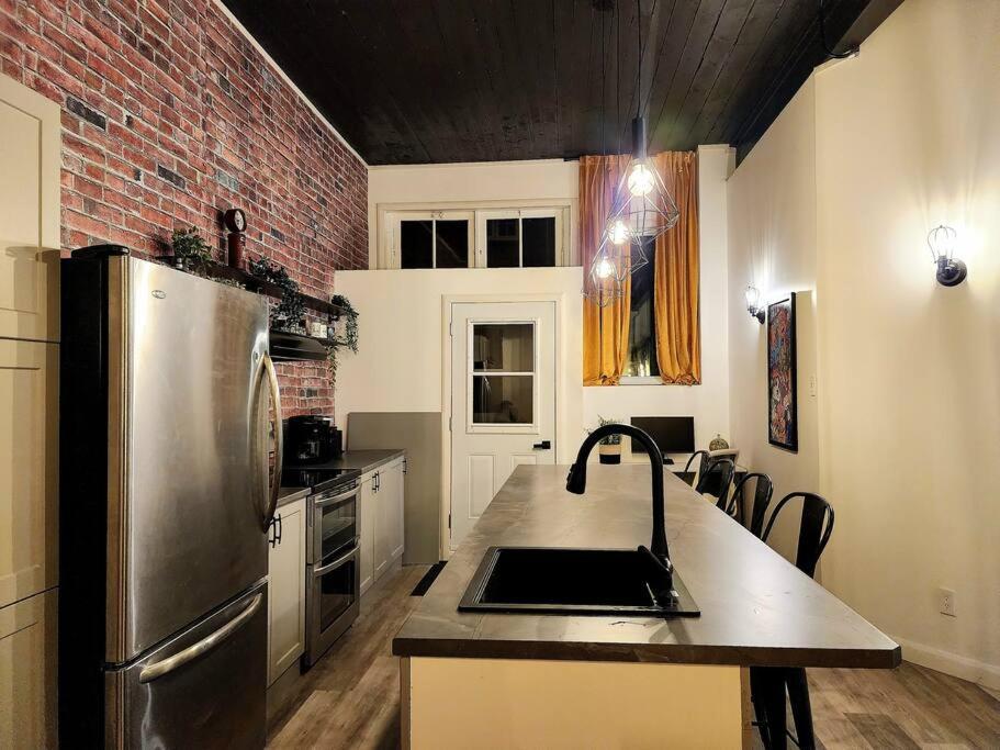 Loft Style Industriel-Centre-Ville+Parking Gratuit ควิเบกซิตี้ ห้อง รูปภาพ