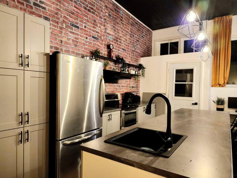 Loft Style Industriel-Centre-Ville+Parking Gratuit ควิเบกซิตี้ ห้อง รูปภาพ
